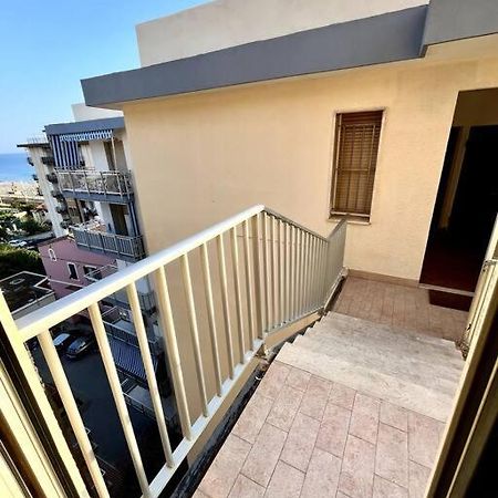 瓦莱克罗夏Casa Solymar公寓 外观 照片