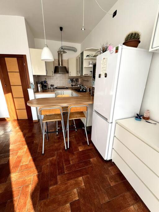瓦莱克罗夏Casa Solymar公寓 外观 照片